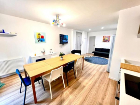 Le LEGO, 3 chambres, 8 personnes et parking, centre